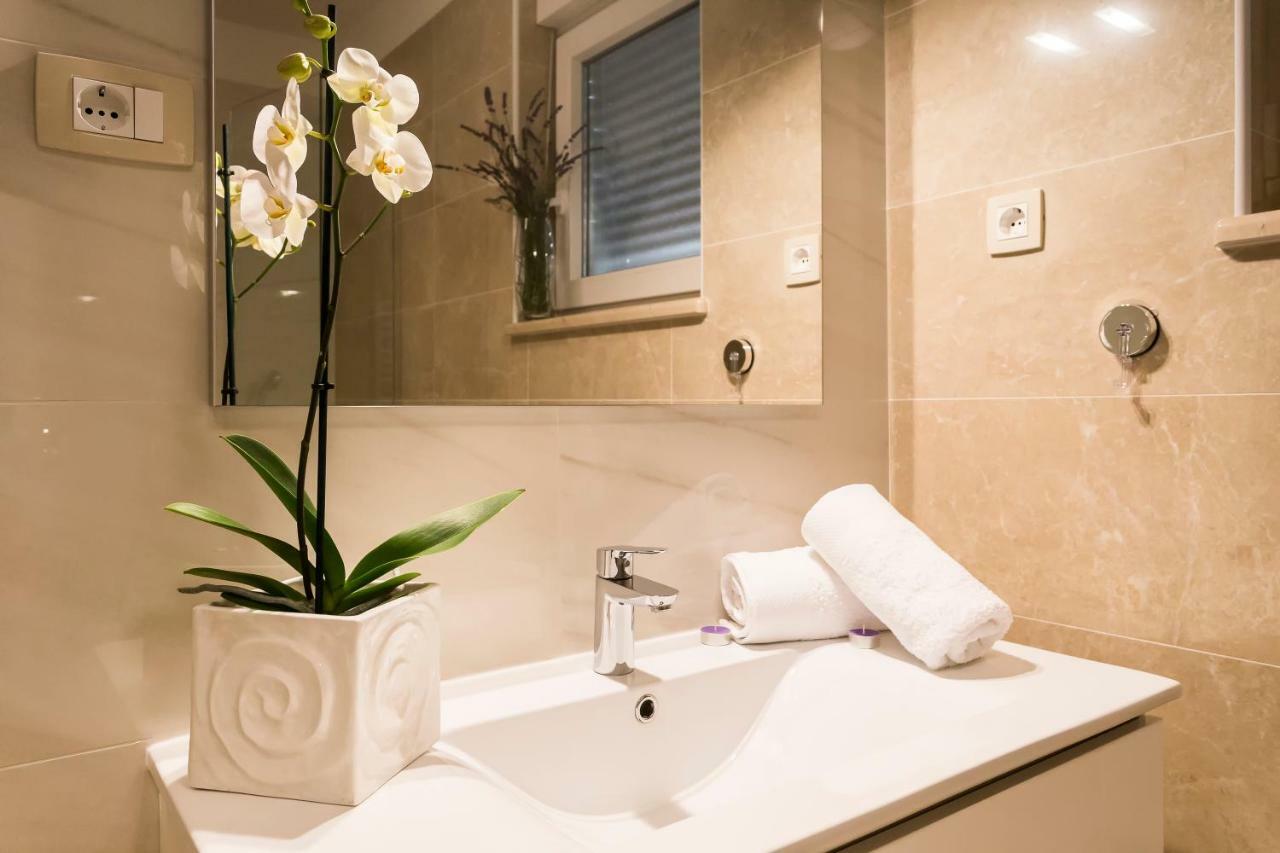 Villa Sweet Home Marija With Heated Pool Split Zewnętrze zdjęcie