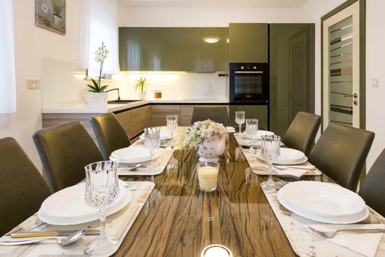 Villa Sweet Home Marija With Heated Pool Split Zewnętrze zdjęcie