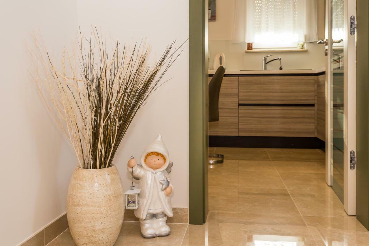 Villa Sweet Home Marija With Heated Pool Split Zewnętrze zdjęcie