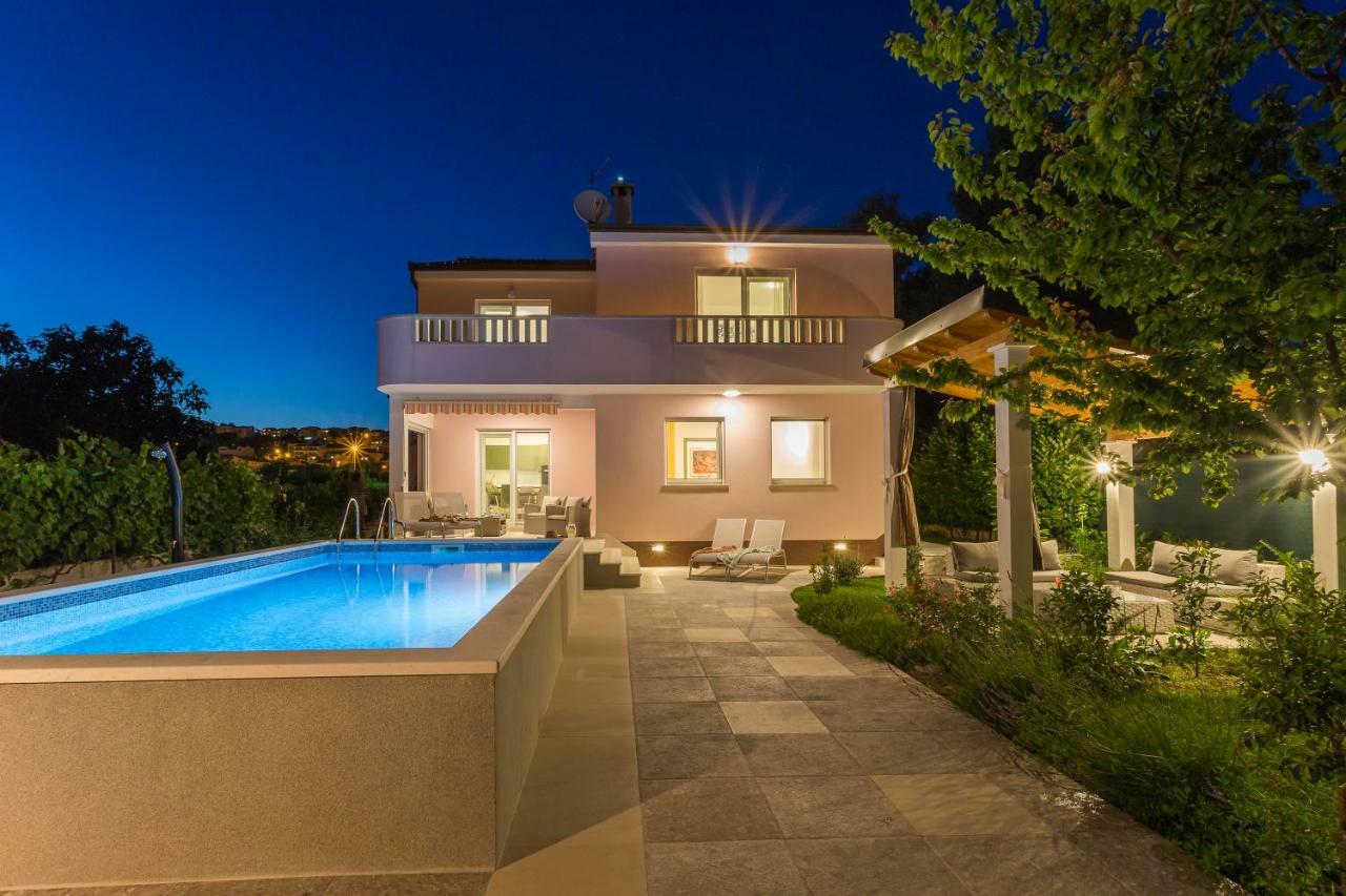 Villa Sweet Home Marija With Heated Pool Split Zewnętrze zdjęcie