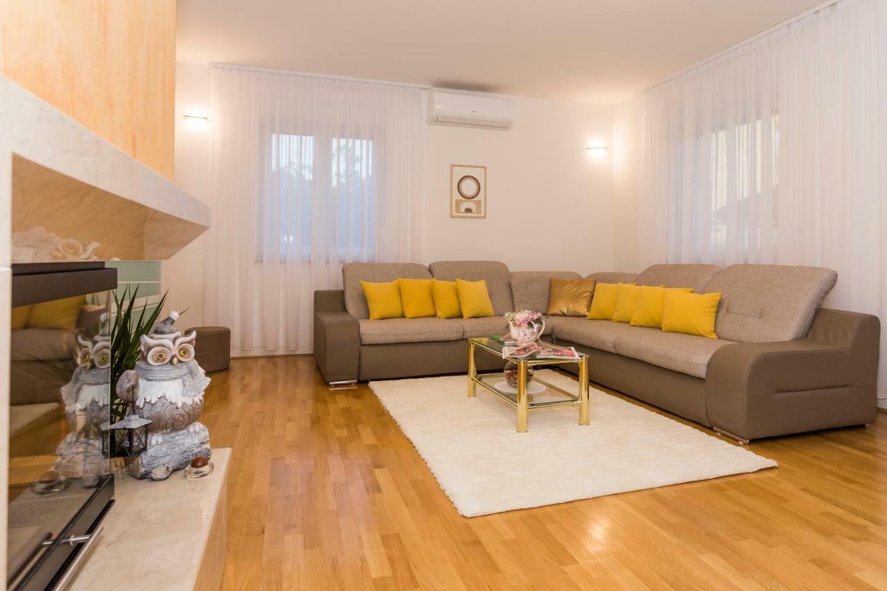 Villa Sweet Home Marija With Heated Pool Split Zewnętrze zdjęcie