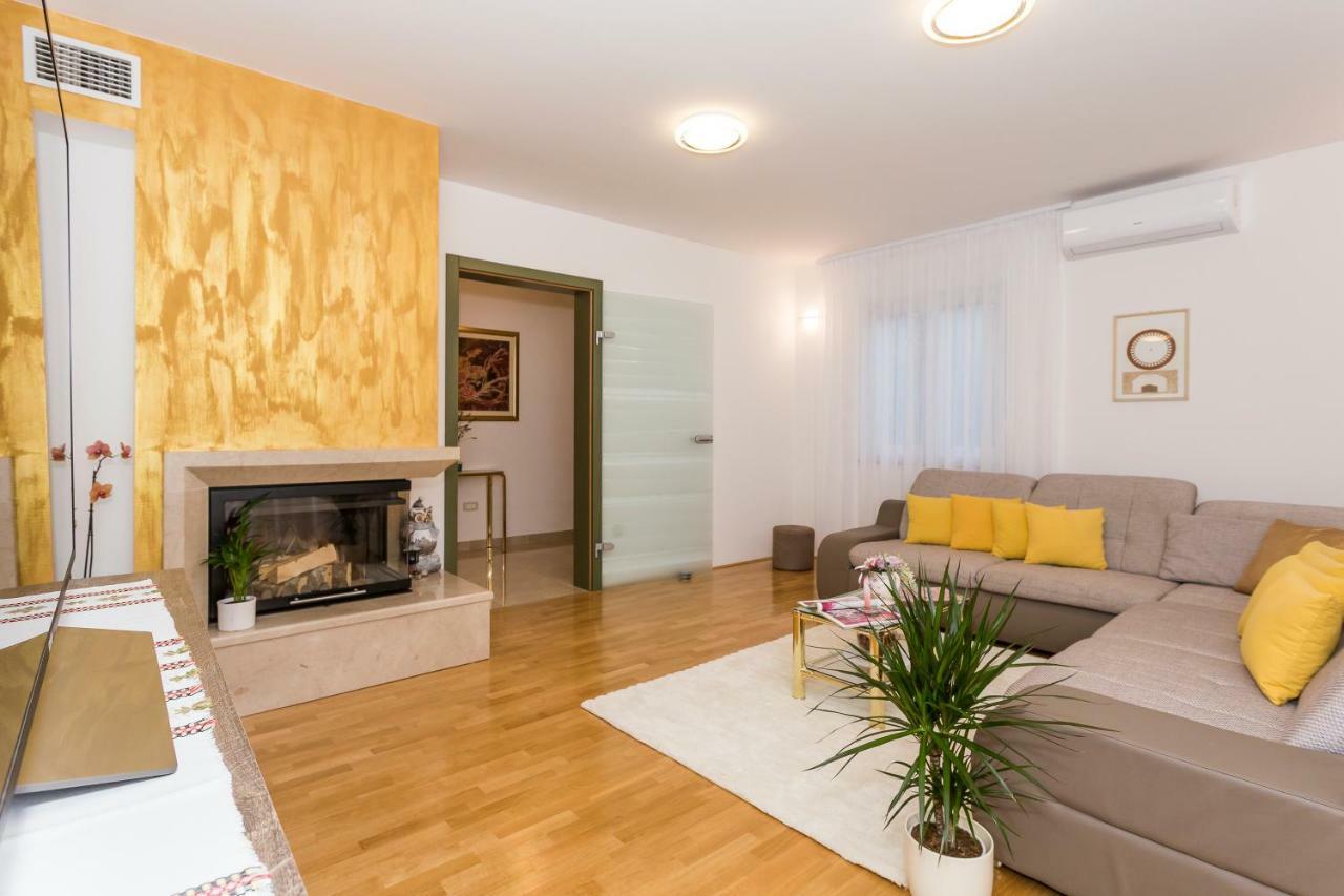 Villa Sweet Home Marija With Heated Pool Split Zewnętrze zdjęcie